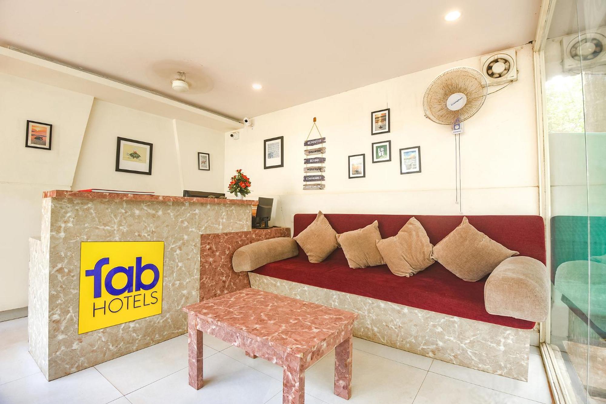 Fabhotel La Volga - Nr Morjim Beach Eksteriør bilde